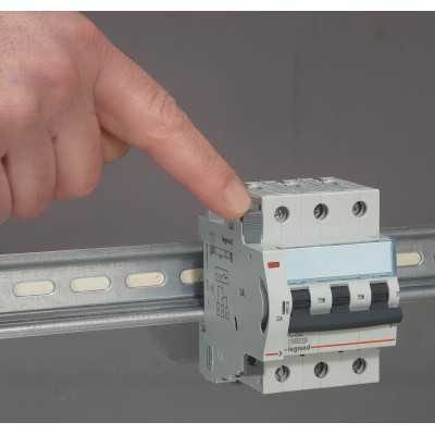 DX³ CA INVERSEUR - 6A 240V~