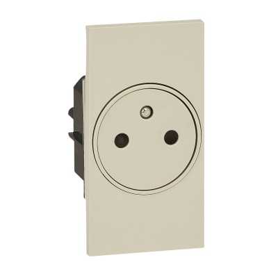 LIVING NOW PC SURFACE 16A 2P+T 2M